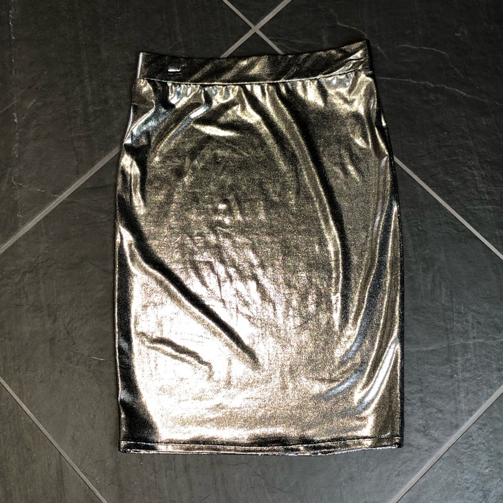 Silver Metallic Pencil Skirt Size Medium